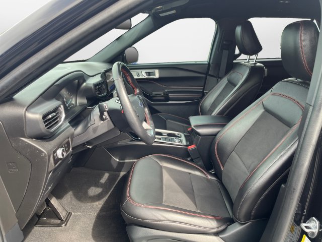 Certified 2023 Ford Explorer ST-Line AWD/4WD image 9