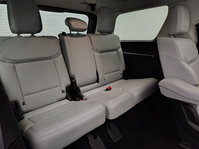 Certified 2025 Ford Expedition Platinum w/ Driver's Package AWD/4WD image 35