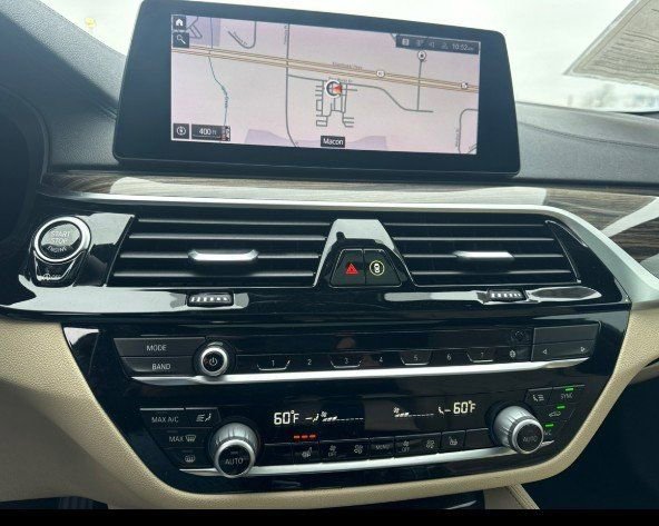 Used 2020 BMW 530i w/ Premium Package image 11