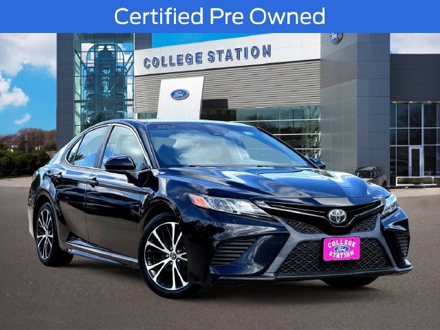 Used 2019 Toyota Camry SE FWD image 1