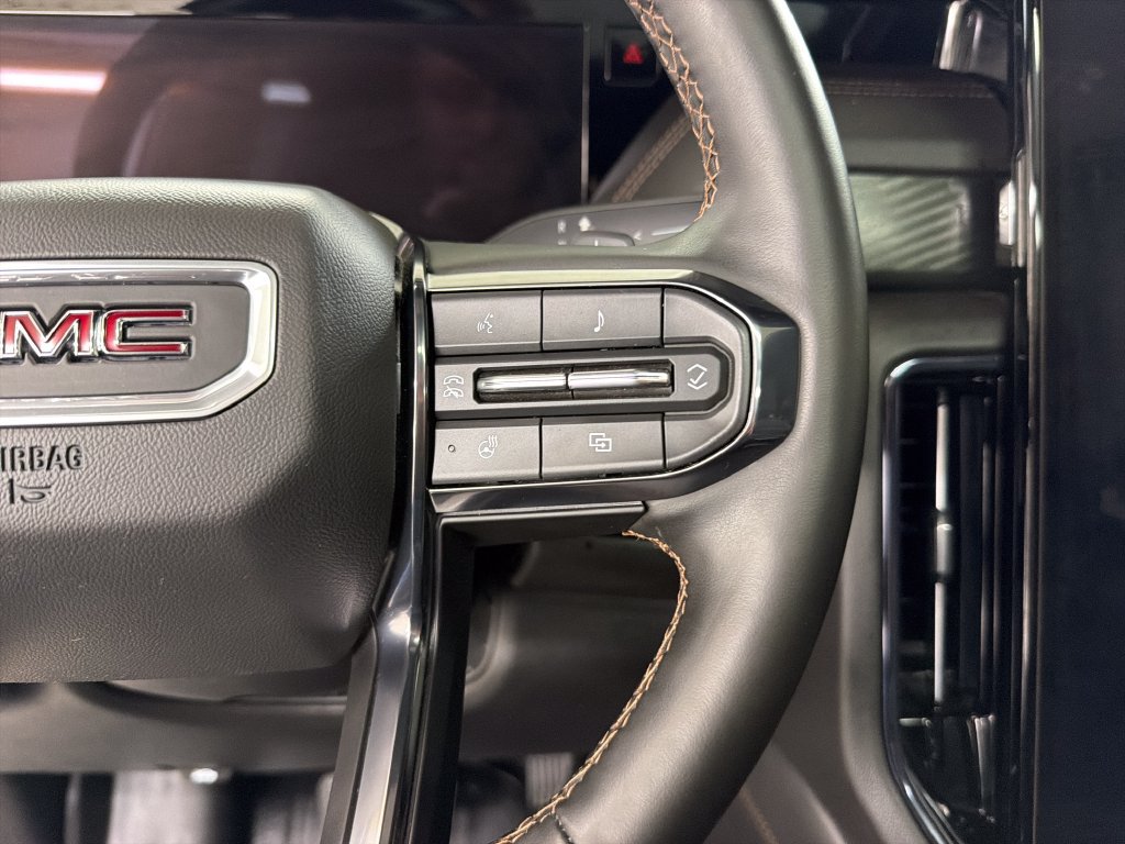 Used 2025 GMC Yukon AT4 w/ AT4 Premium Plus Package AWD/4WD image 22