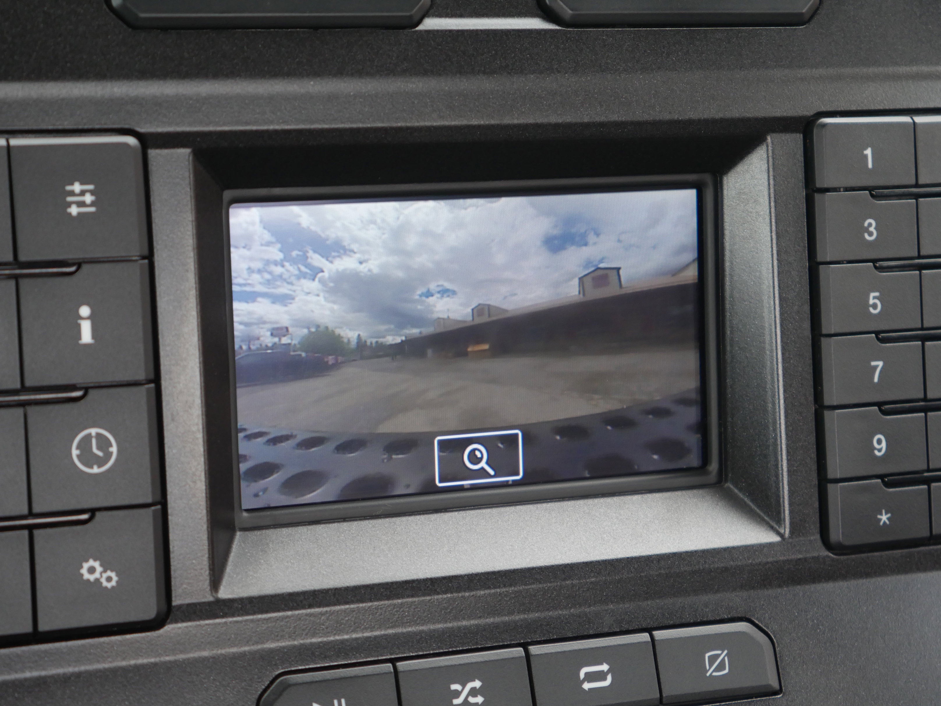 Certified 2022 Ford F250 4x4 Regular Cab Super Duty image 10