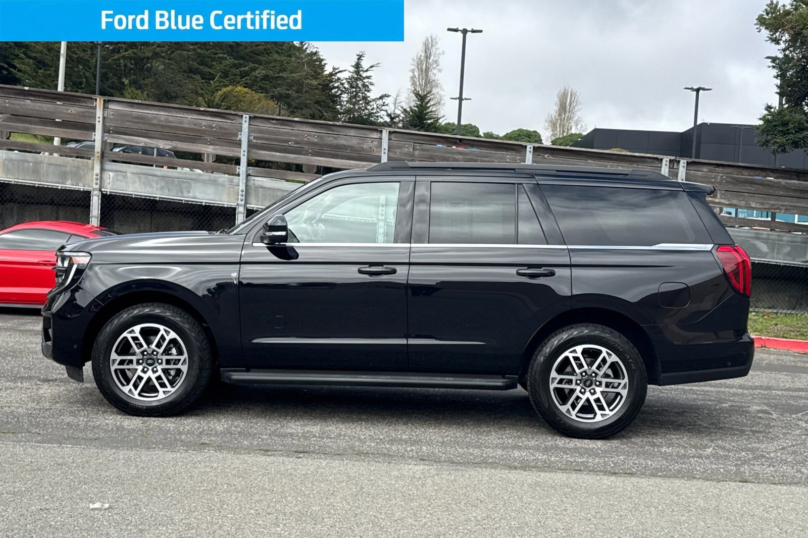 Certified 2025 Ford Expedition Active image 7