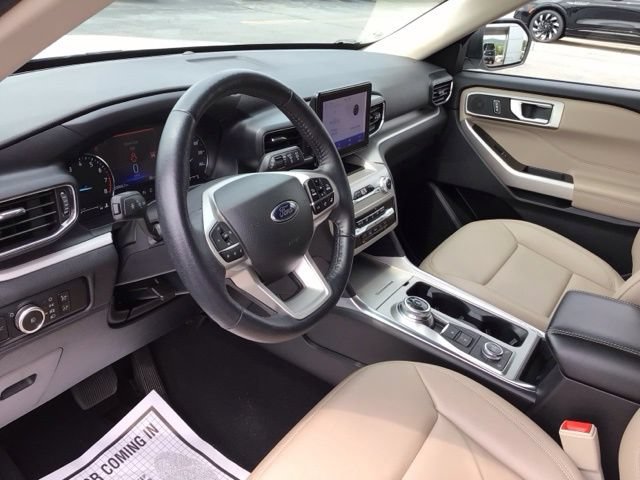 Certified 2023 Ford Explorer XLT w/ Equipment Group 202A AWD/4WD image 8