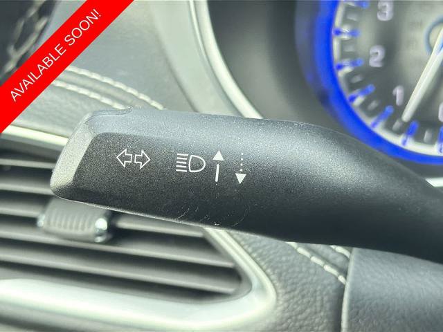 Used 2025 Chrysler Pacifica Limited FWD image 26