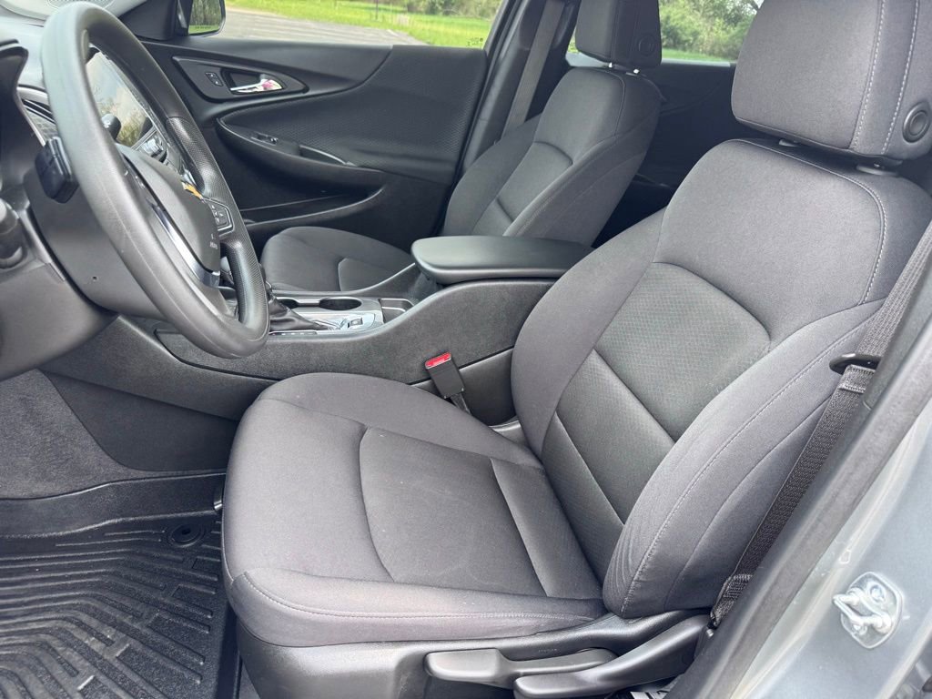 Used 2025 Chevrolet Malibu LS FWD image 15
