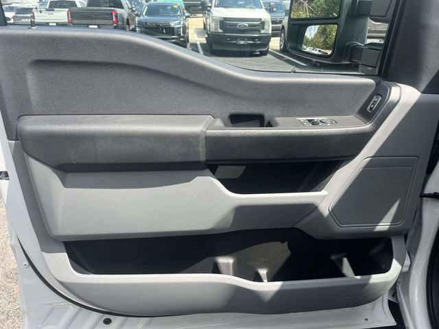 Certified 2026 Ford F250 XL w/ XL Chrome Package RWD image 17