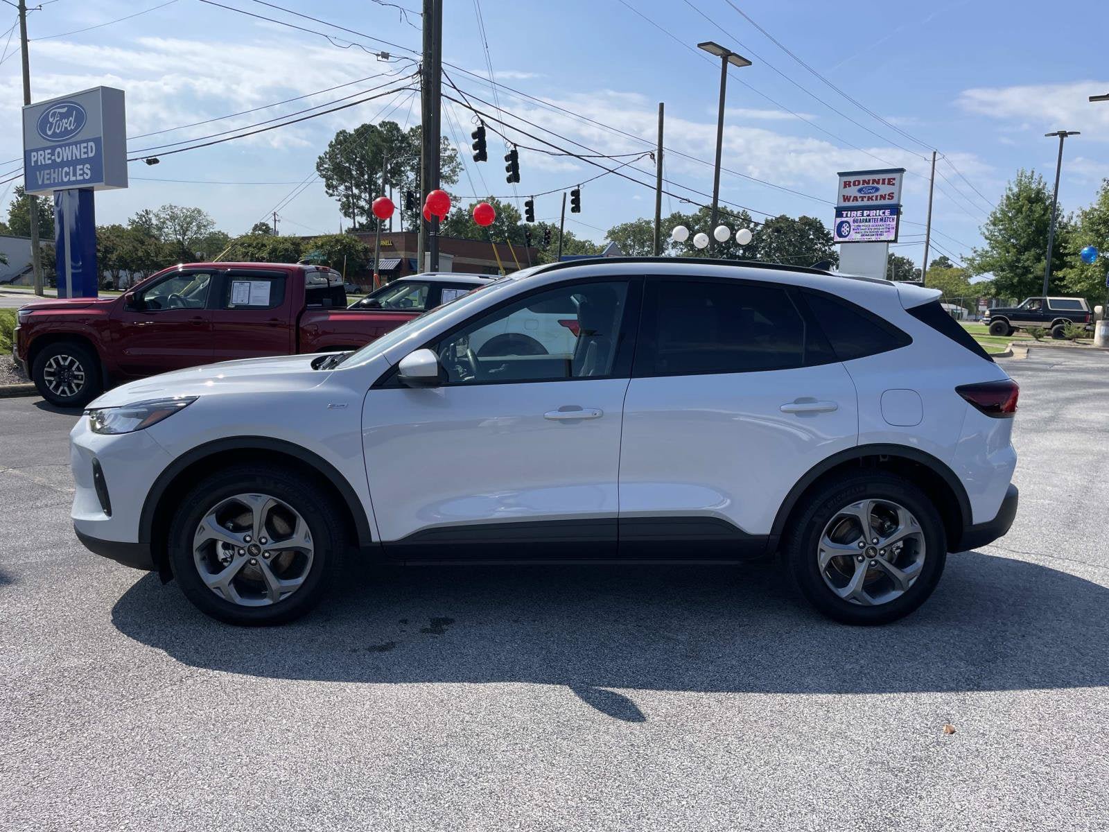 Certified 2025 Ford Escape ST-Line Select AWD/4WD image 8
