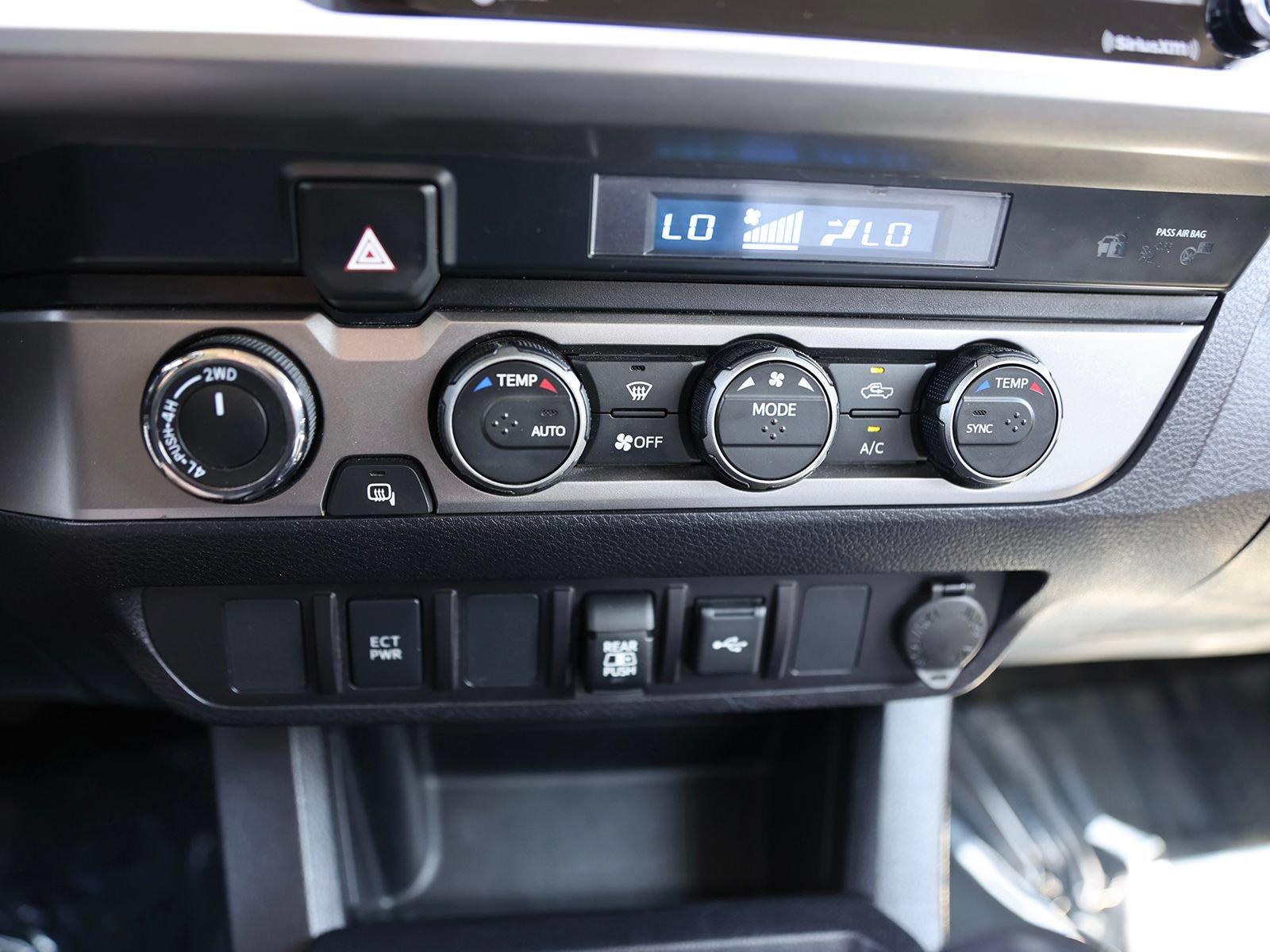 Used 2021 Toyota Tacoma SR5 AWD/4WD image 28