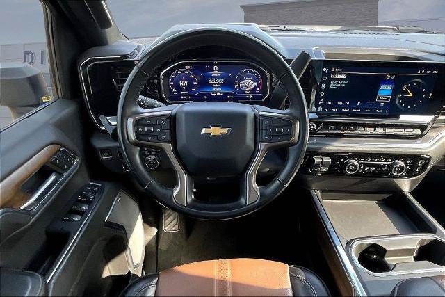 Used 2024 Chevrolet Silverado 2500 High Country w/ High Country Premium Package AWD/4WD image 9