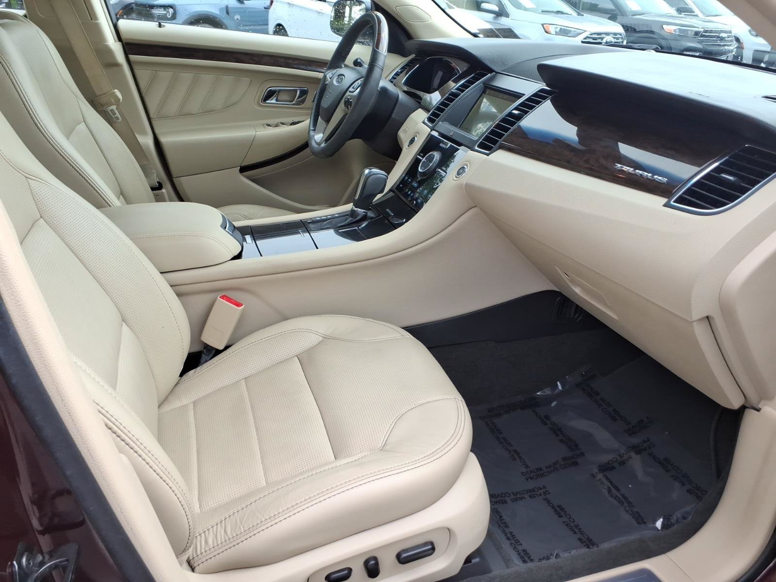 Certified 2018 Ford Taurus Limited FWD image 28