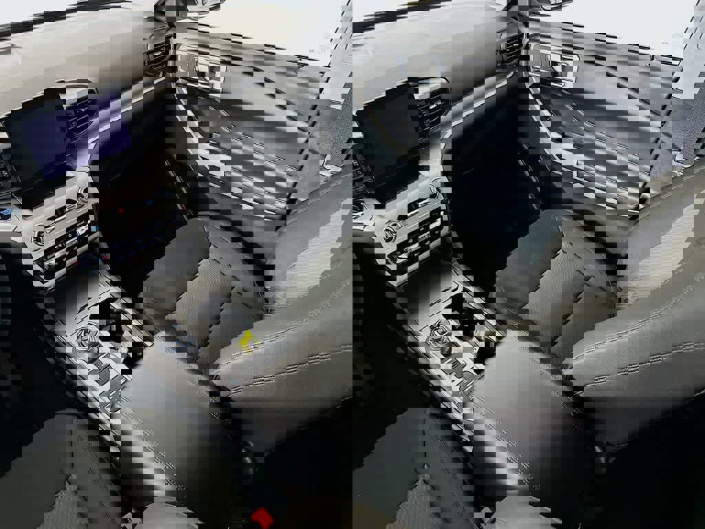 Certified 2024 Ford Explorer XLT image 11