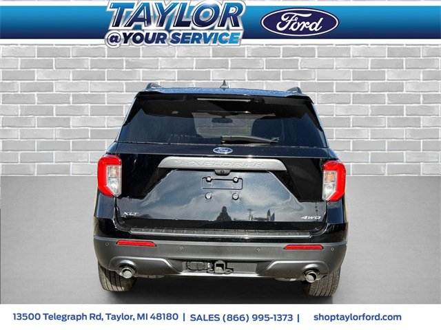 Certified 2023 Ford Explorer XLT w/ Equipment Group 202A image 4
