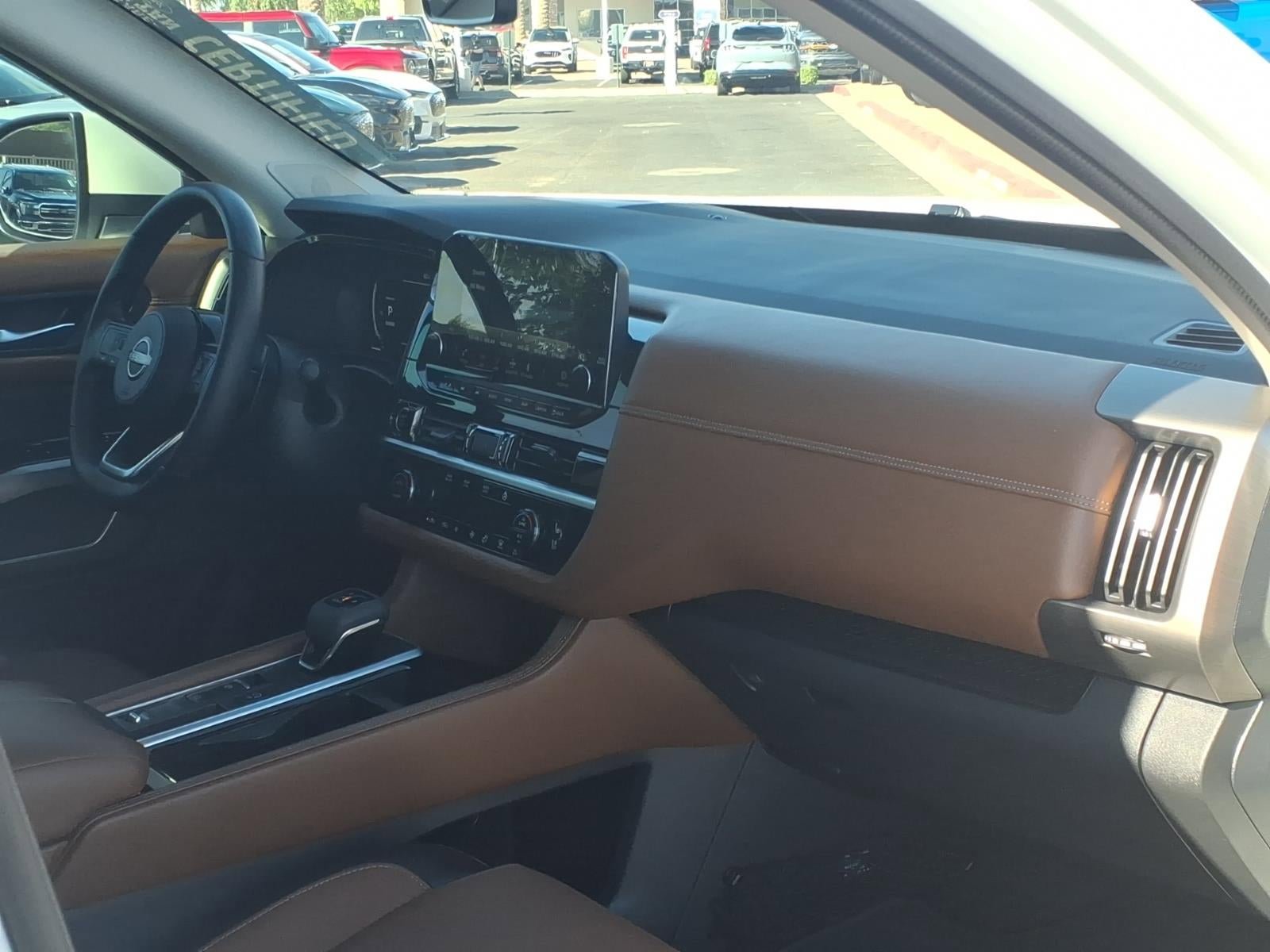 Used 2024 Nissan Pathfinder Platinum w/ Black Appearance Package FWD image 10