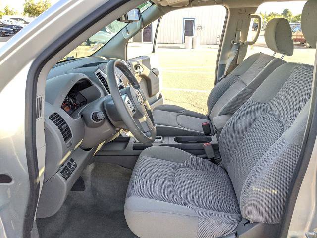Used 2018 Nissan Frontier SV w/ Value Truck Package AWD/4WD image 16