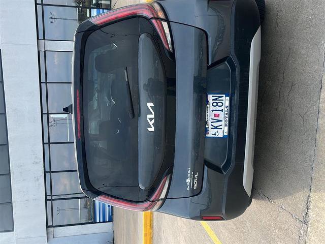 Used 2025 Kia Soul LX w/ LX Technology Package FWD image 4