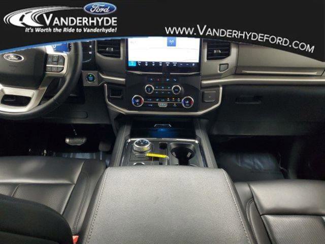 Certified 2024 Ford Expedition Max XLT image 16