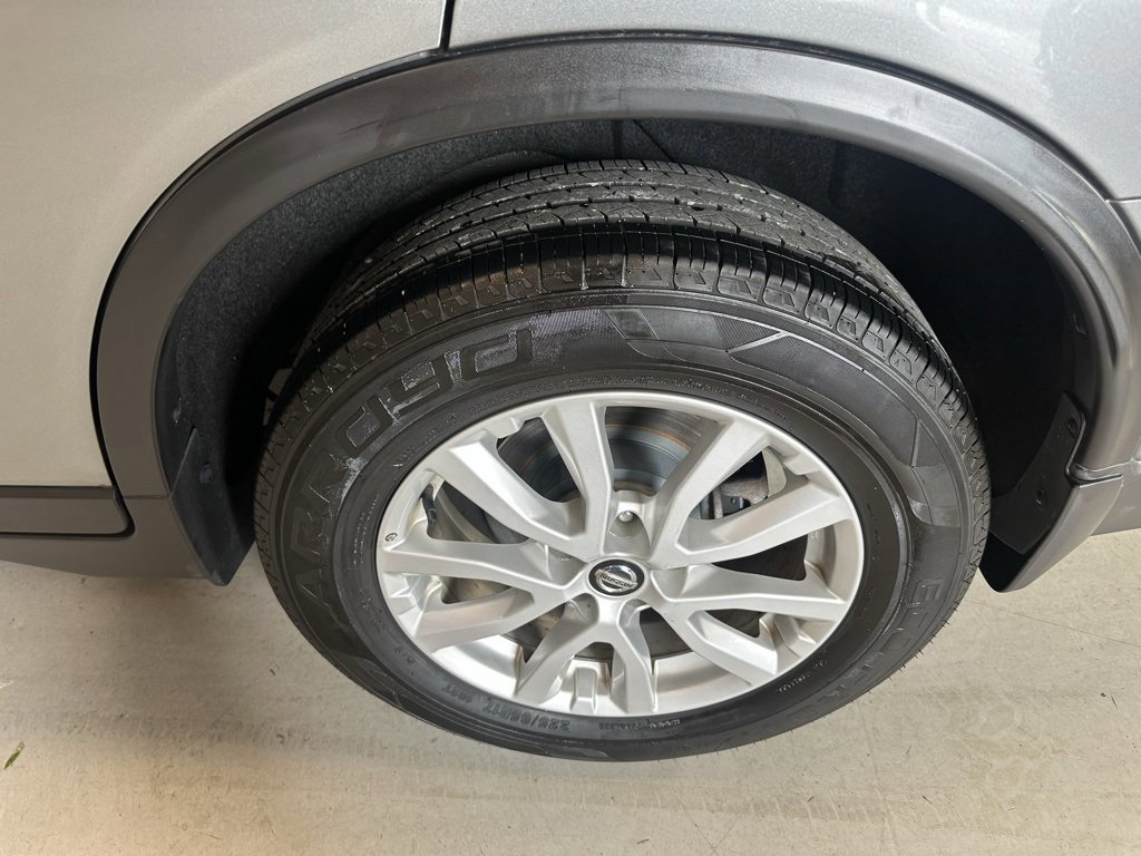 Used 2019 Nissan Rogue SV image 23