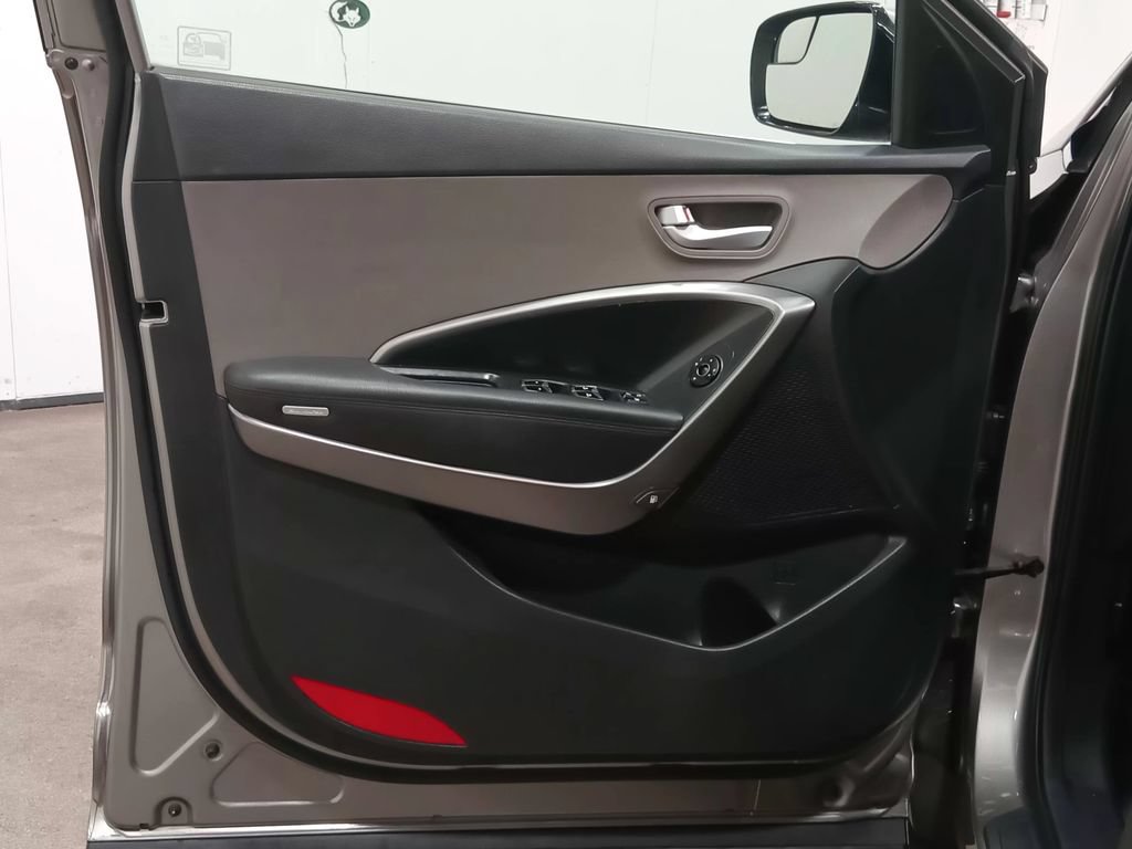 Used 2017 Hyundai Santa Fe Sport FWD image 17