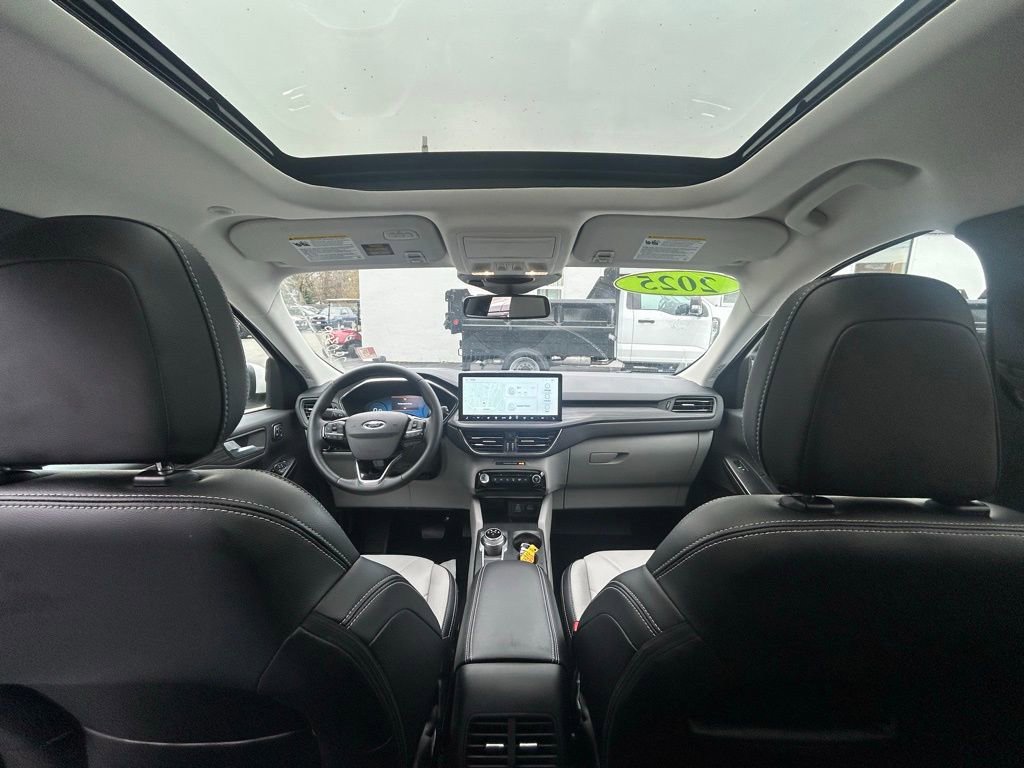 Certified 2025 Ford Escape Platinum w/ Premium Technology Package AWD/4WD image 25