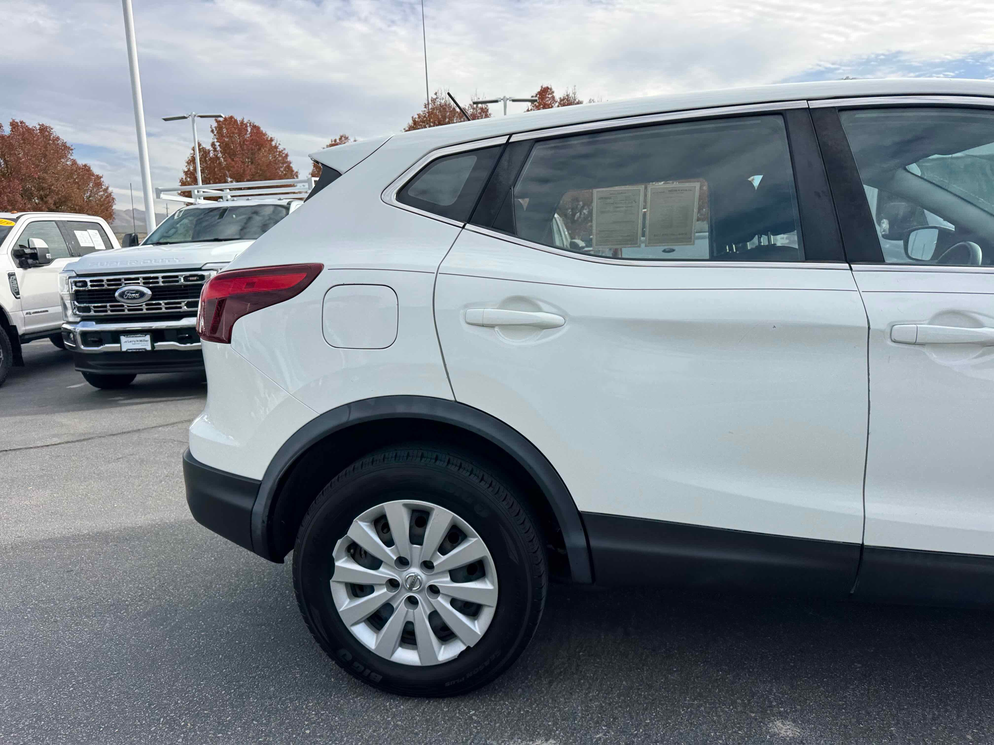 Used 2018 Nissan Rogue Sport S image 11