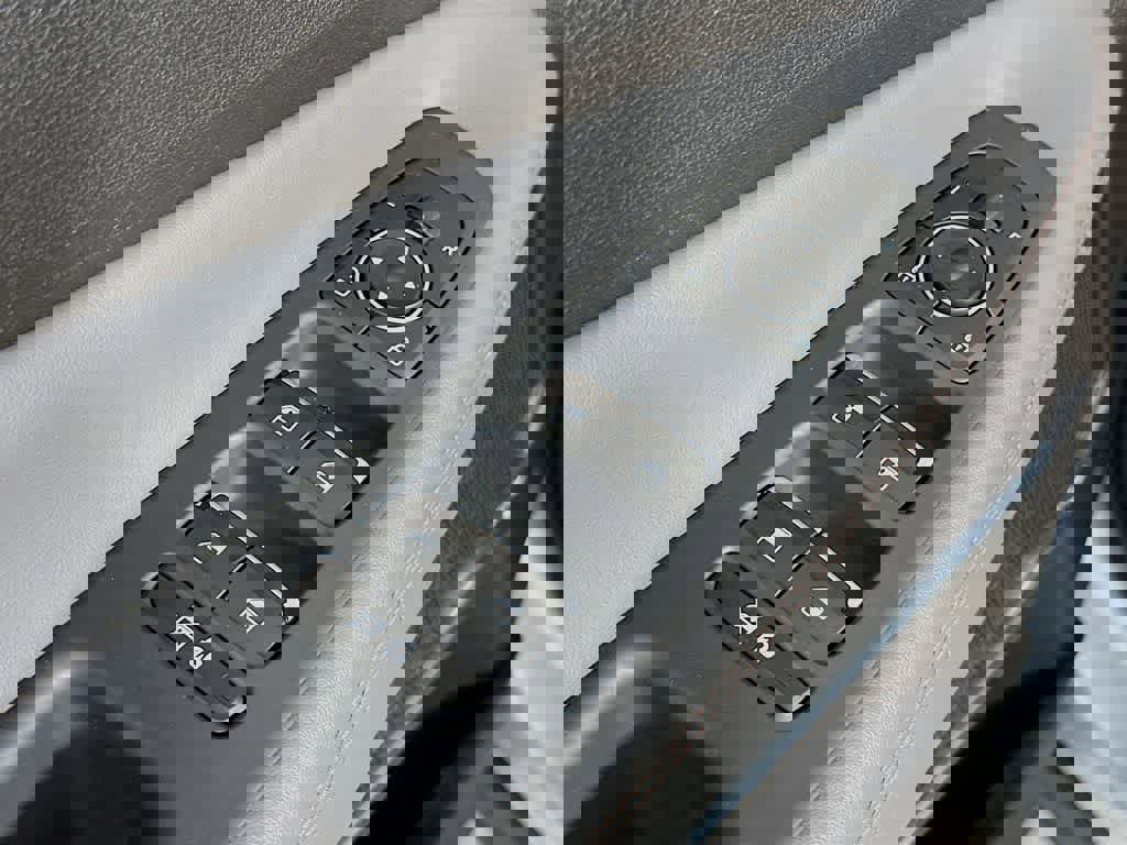 Used 2020 Hyundai Santa Fe Limited image 30