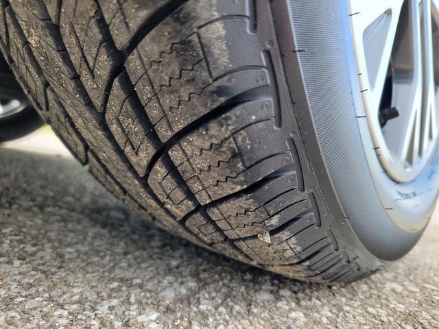 Certified 2020 Ford Escape SEL FWD image 18