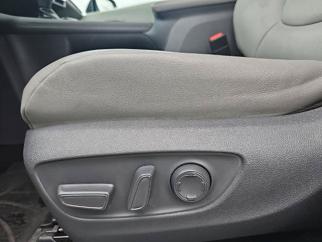 Used 2021 Toyota Sienna XLE w/ XLE Plus Package FWD image 28