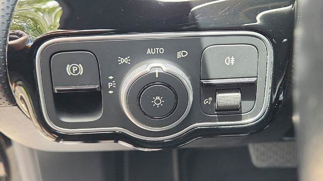 Used 2025 Mercedes-Benz CLA 250 image 10