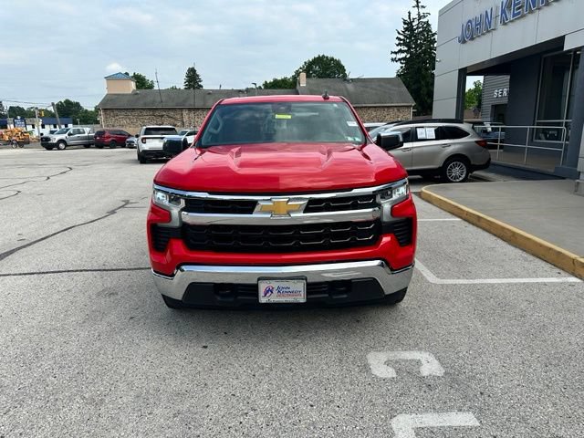 Used 2023 Chevrolet Silverado 1500 LT AWD/4WD image 3