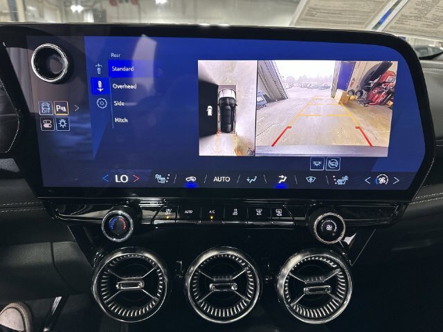 Used 2024 Chevrolet Blazer EV LT AWD/4WD image 29