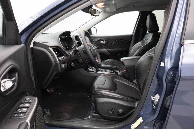 Used 2021 Jeep Cherokee Latitude Plus FWD image 22