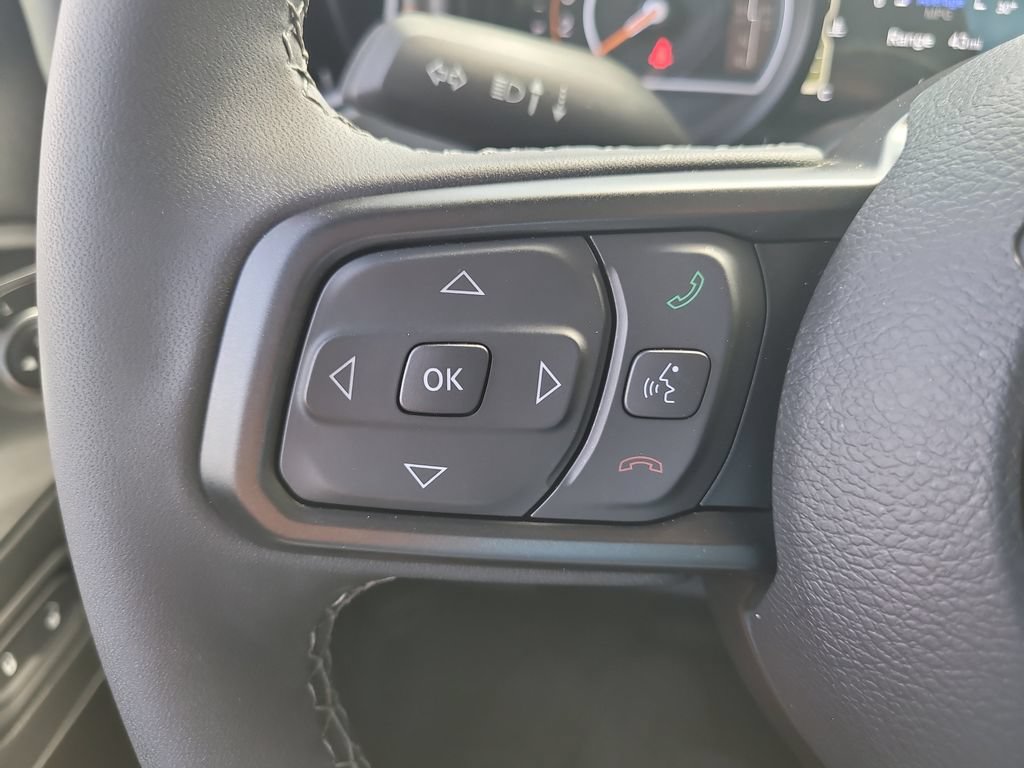 Used 2025 Jeep Gladiator Mojave AWD/4WD image 29