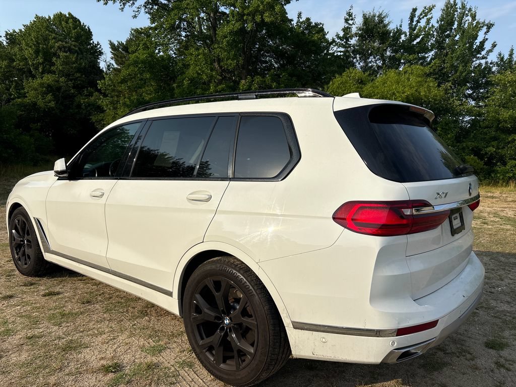 Used 2021 BMW X7 xDrive40i w/ Premium Package AWD/4WD image 9