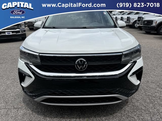 Used 2023 Volkswagen Taos SE w/ Panoramic Sunroof Package AWD/4WD image 10