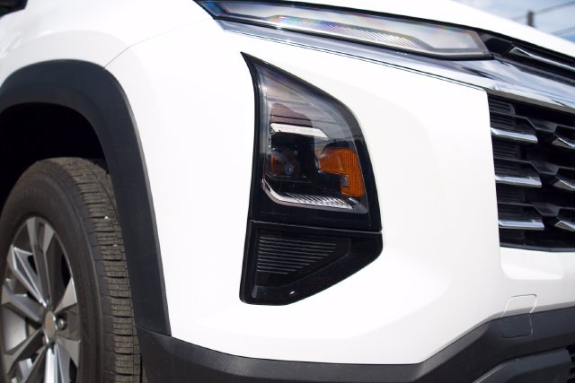 Used 2025 Chevrolet Equinox LT FWD image 10