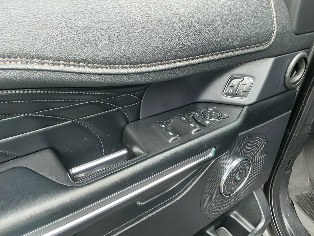 Certified 2019 Ford Expedition Platinum RWD image 16
