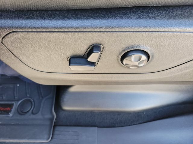 Used 2019 RAM 1500 Big Horn RWD image 23