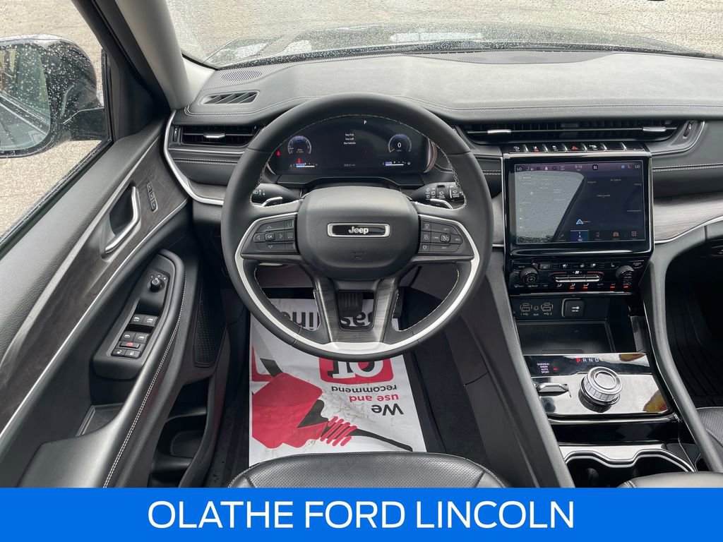 Used 2023 Jeep Grand Cherokee L Limited w/ Luxury Tech Group II AWD/4WD image 19