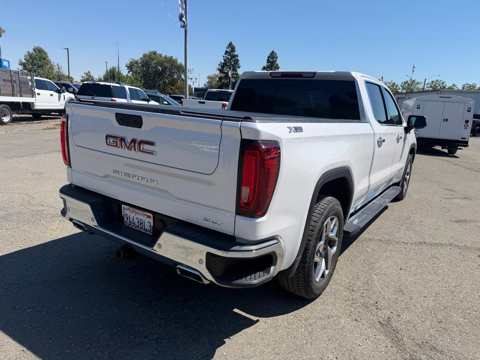 Used 2023 GMC Sierra 1500 SLT w/ SLT Premium Plus Package AWD/4WD image 5