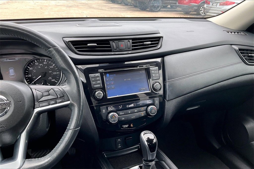 Used 2017 Nissan Rogue SL w/ SL Premium Package image 9