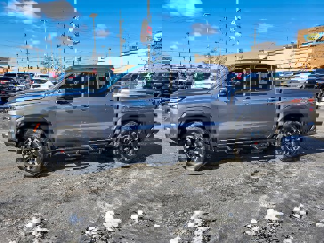 Used 2022 Nissan Frontier PRO-4X w/ Technology Package image 2