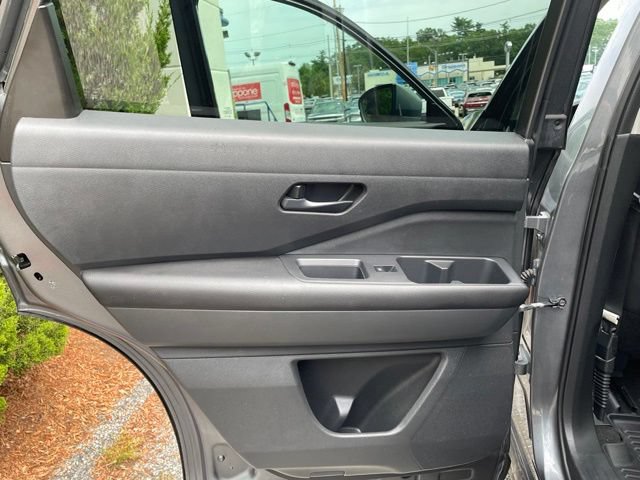 Used 2023 Nissan Pathfinder SV AWD/4WD image 19