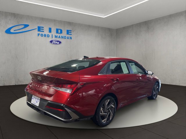 Used 2025 Hyundai Elantra SEL FWD image 11