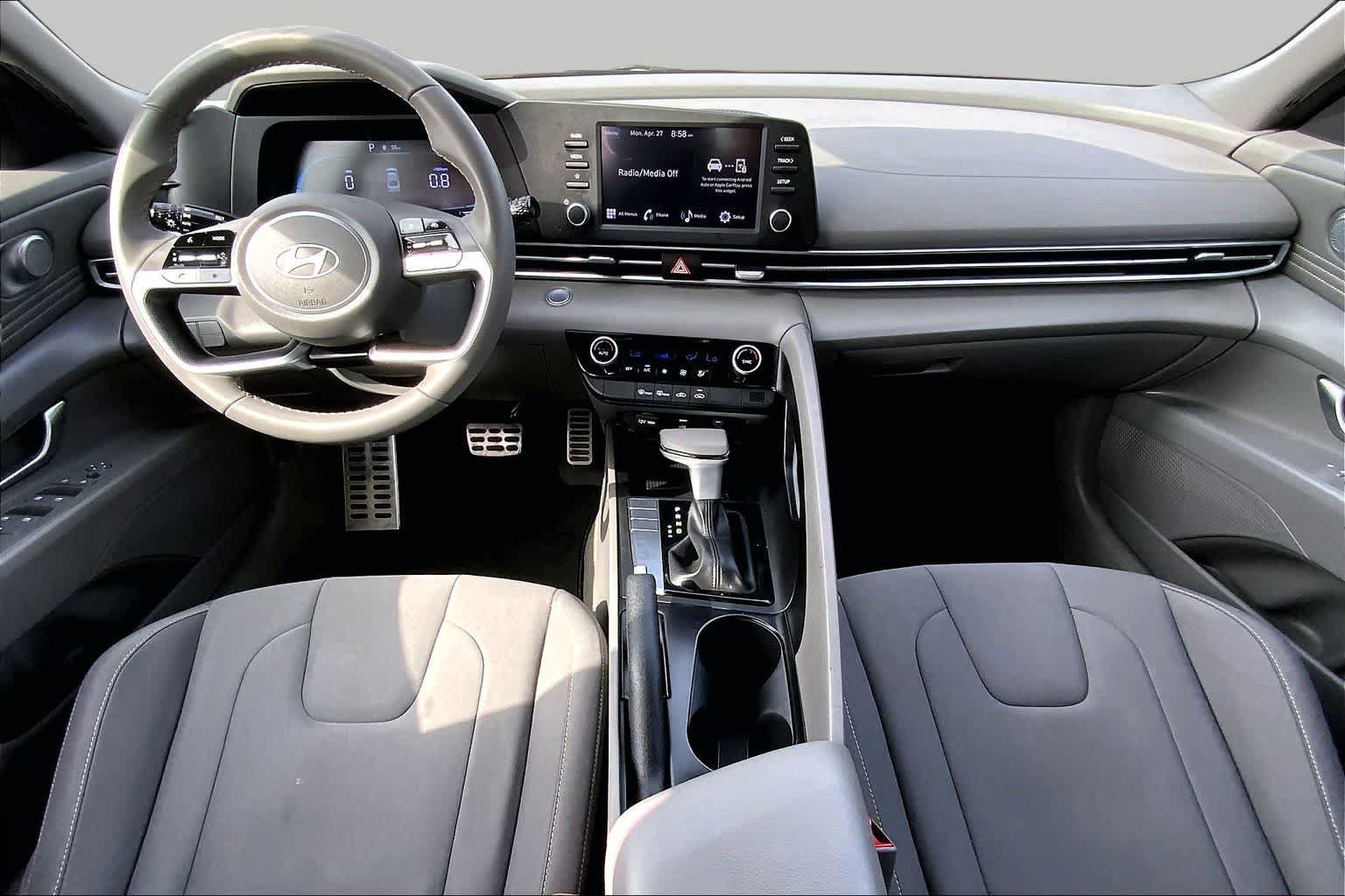 Used 2025 Hyundai Elantra Sport FWD image 13