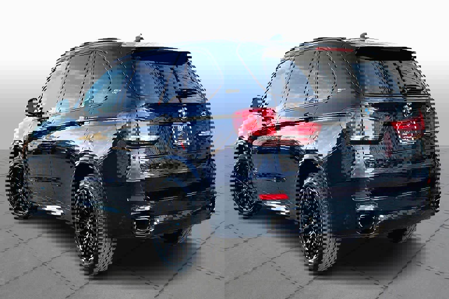 Used 2018 BMW X5 xDrive40e image 4