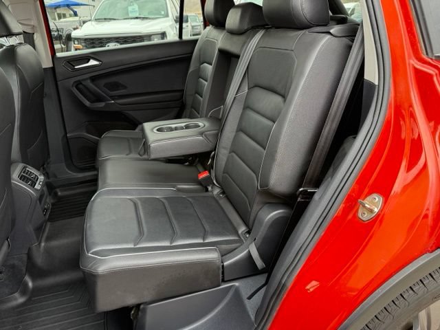 Used 2018 Volkswagen Tiguan SEL Premium FWD image 35