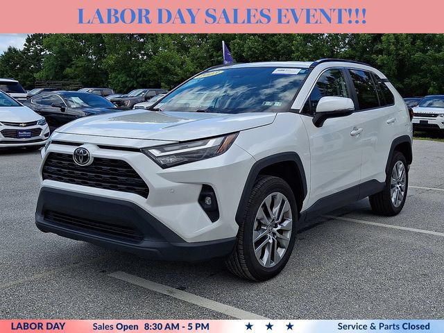Used 2023 Toyota RAV4 XLE Premium AWD/4WD image 4