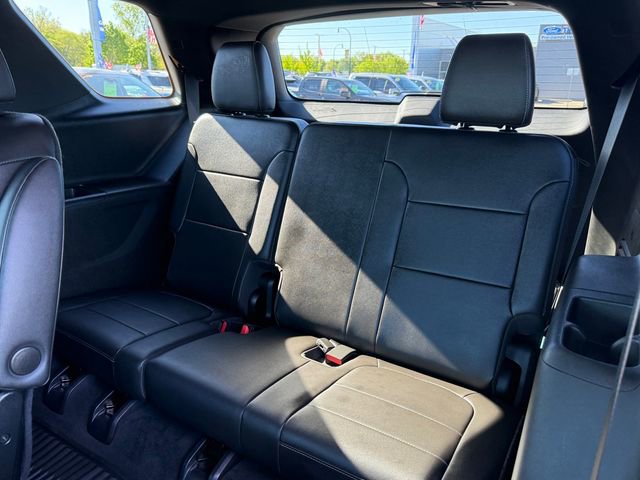 Used 2023 Chevrolet Traverse LT AWD/4WD image 10