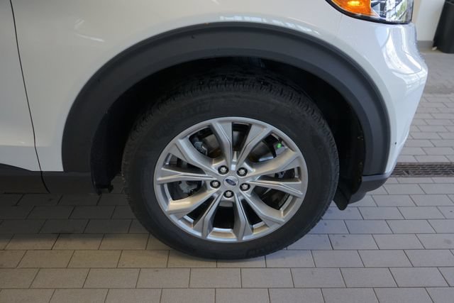 Certified 2023 Ford Explorer XLT w/ Equipment Group 202A AWD/4WD image 14